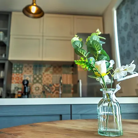 Modern, Cosy, Fully Equipped 2bedroom Flat Pmic1-3 Apartment *